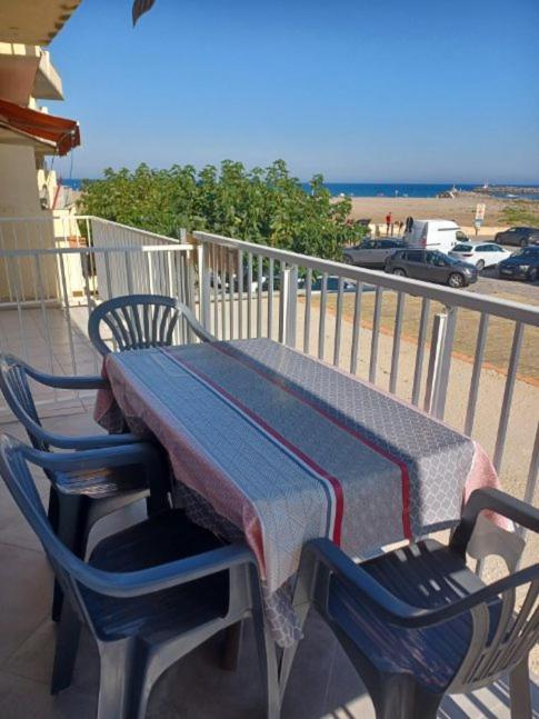 Superbe Appartement Avec Vue Sur Le Port Et Plage Saint-Pierre-la-Mer  Kültér fotó